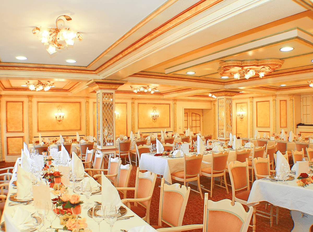 Fürstensaal im Hotel Wacker – eleganter Festsaal für Hochzeiten bis zu 80 Gäste